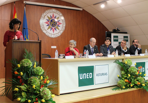 Cristina Valdés pronuncia la lección inaugural.