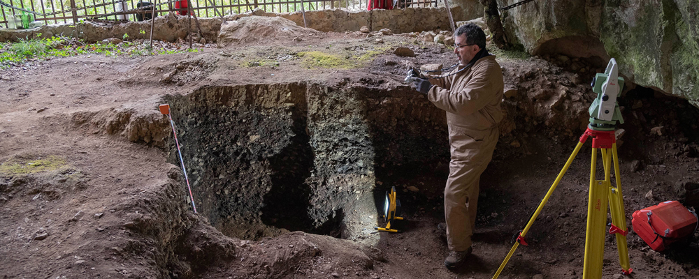 Yacimiento paleolítico de Cova Rosa (Sardéu, Ribadesella).